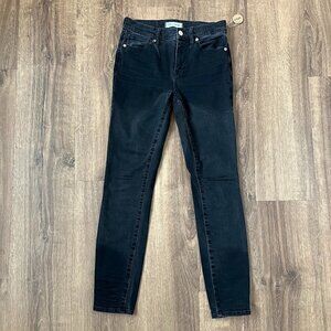 COPY - Madewell Black Distressed Wash High Riser Skinny Jean Sz 26
